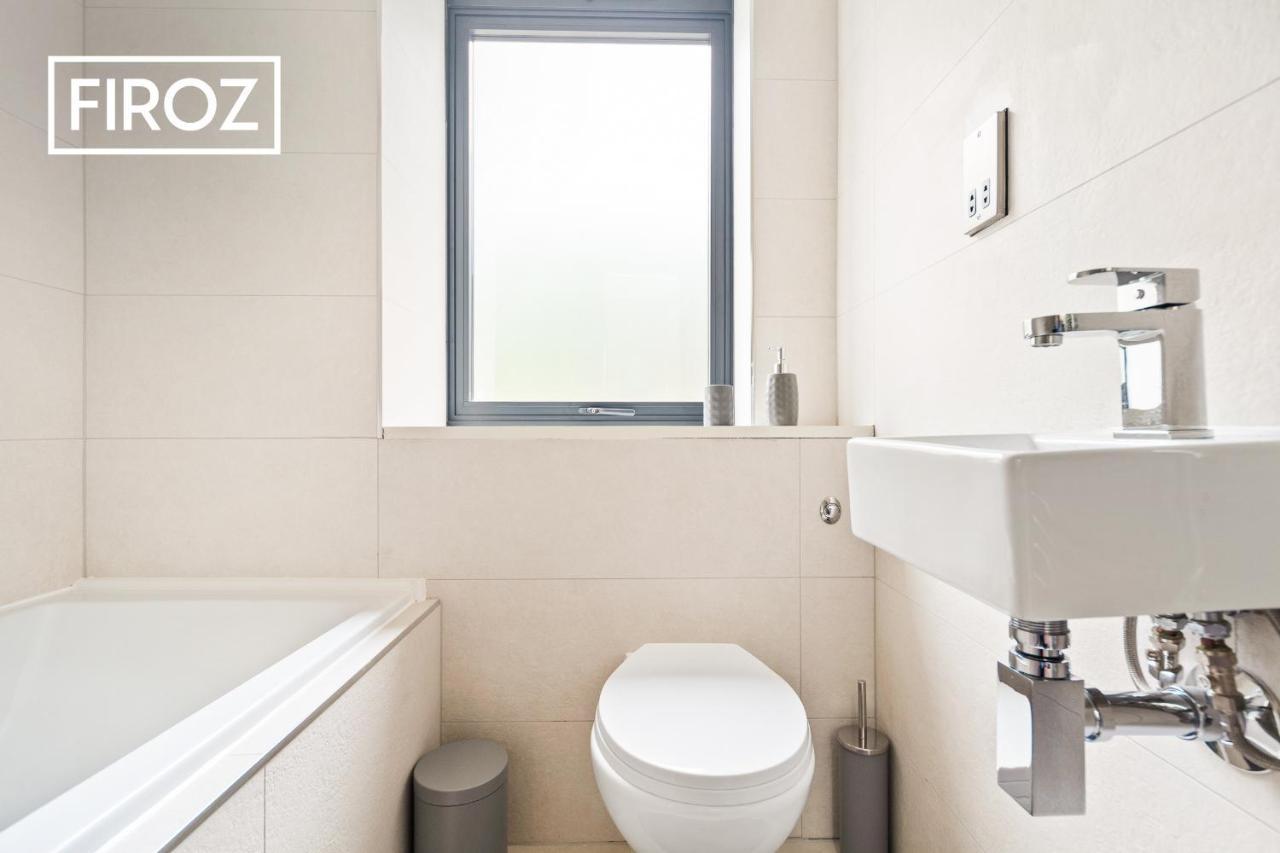 Spacious 4 Bedroom 3 Bath House For Families & Contractors With Free Parking, Fast Wi-Fi & Netflix By Firoz Property Management Leeds  Kültér fotó